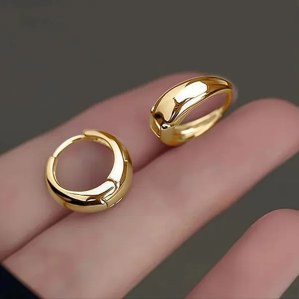 Gold_C_Hoops_Earrings_For_Women